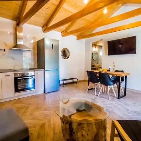 Elleria's House Apartment *