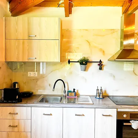 Apartment Elleria's House *